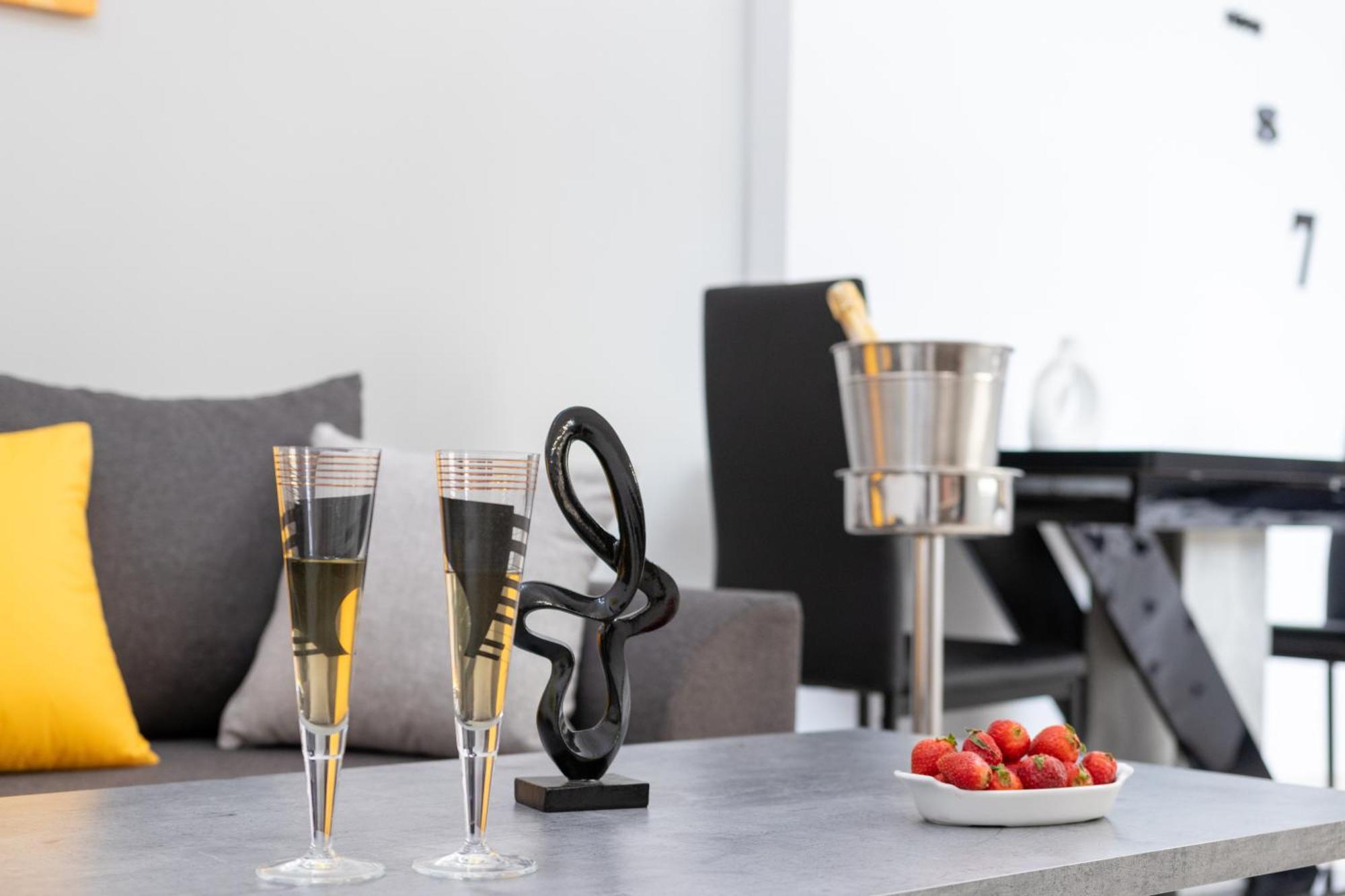 H4 Art Sparta Apartment Ngoại thất bức ảnh
